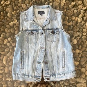 Lucky Brand denim vest - like new - size med
